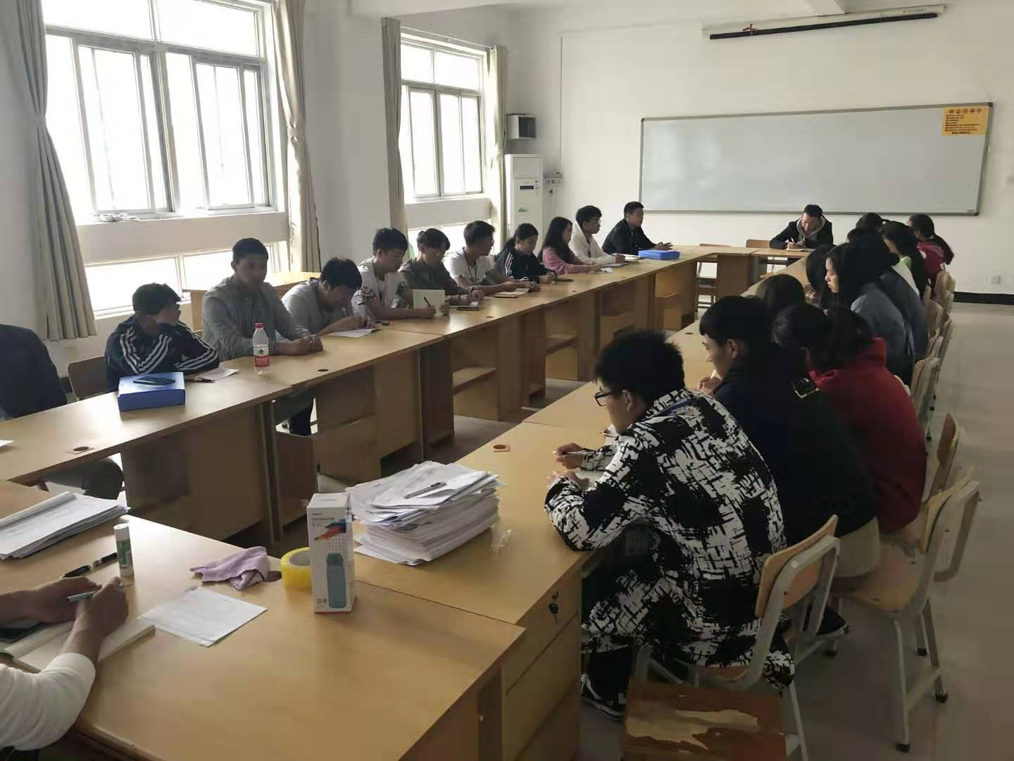 学生会第四次例会.jpg